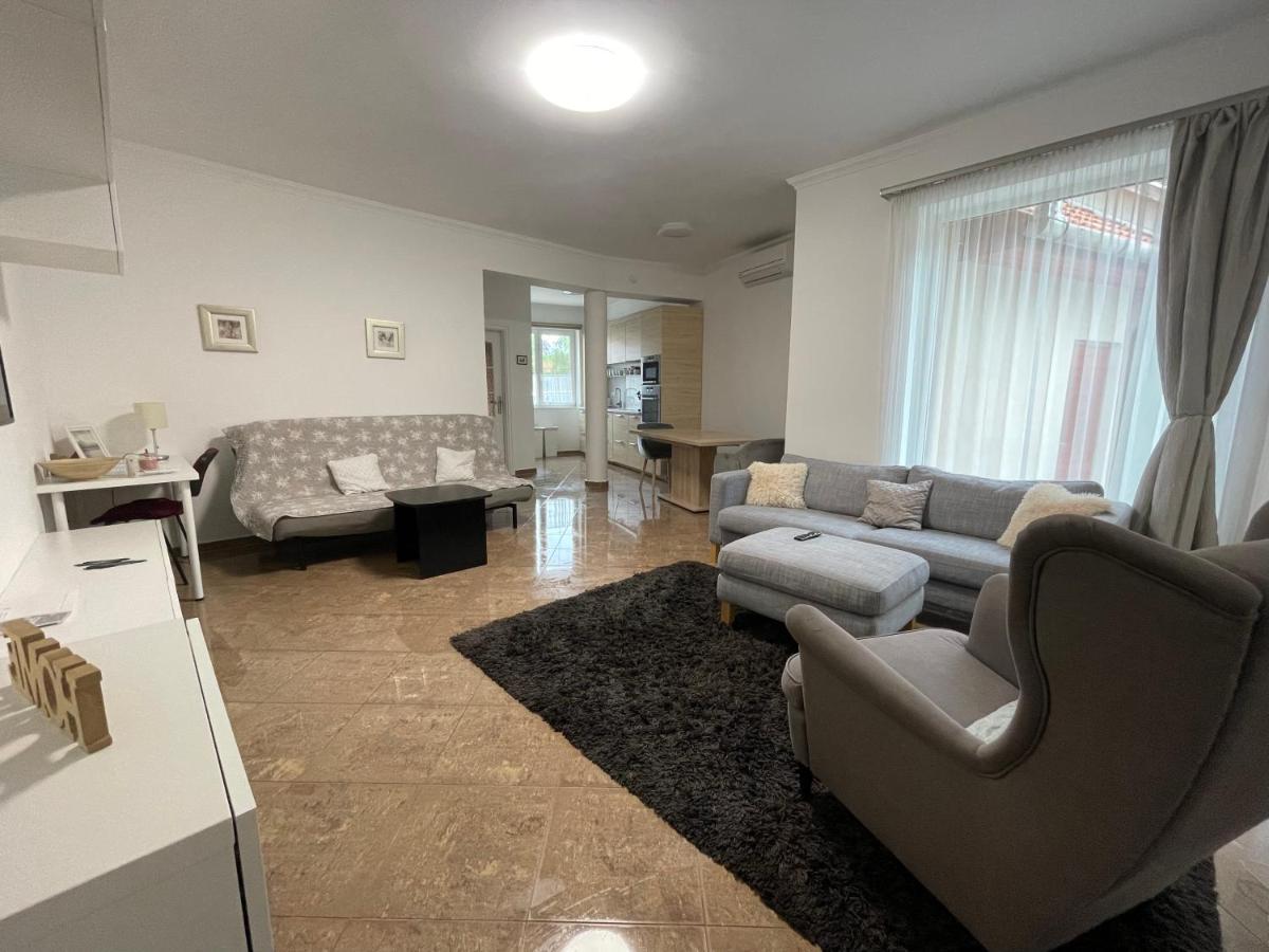 Apartment K33