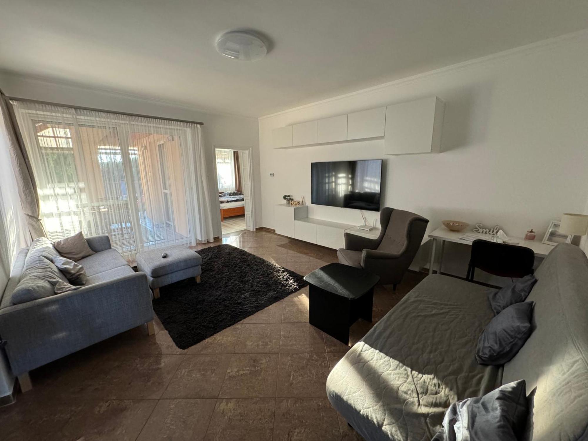 Apartment K33 *