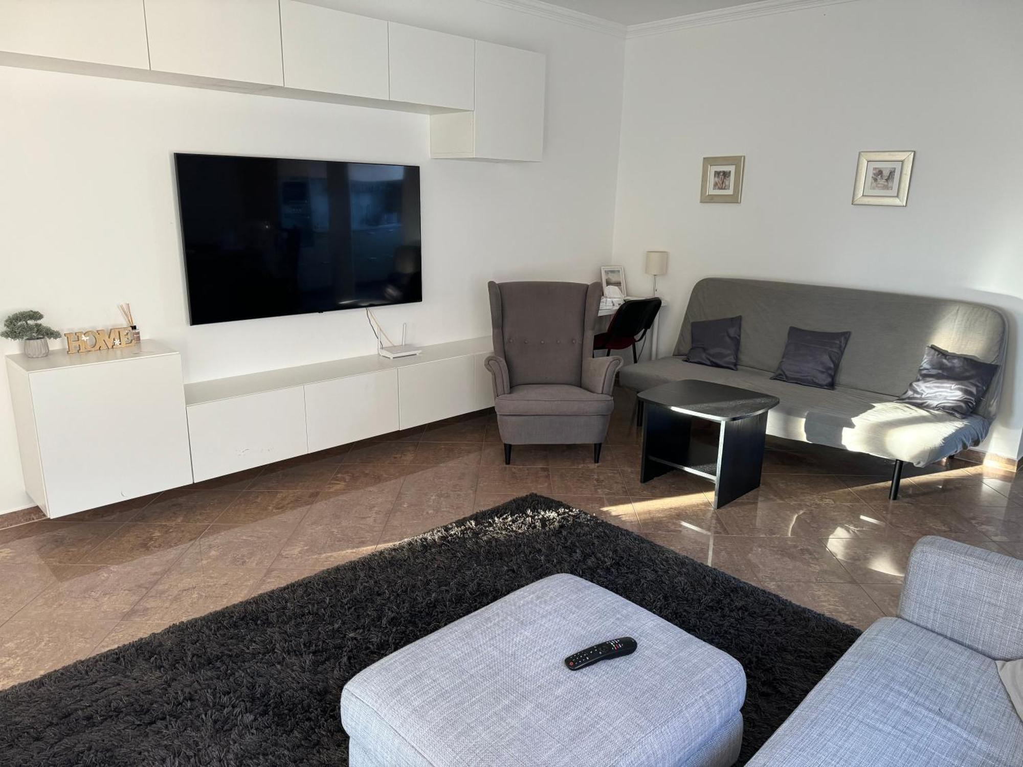 Apartment K33